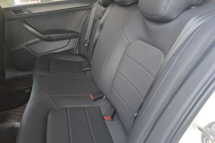 Used Volkswagen Santana 2018 1.5L Automatic Fashion Edition Left Rear Seat