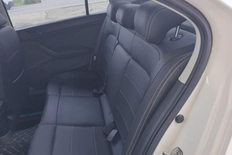 Used Volkswagen Santana 2018 1.5L Automatic Fashion Edition Left Rear Seat