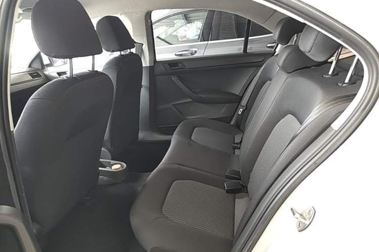 Used Volkswagen Santana 2018 1.5L Automatic Fashion Edition Left Rear Seat
