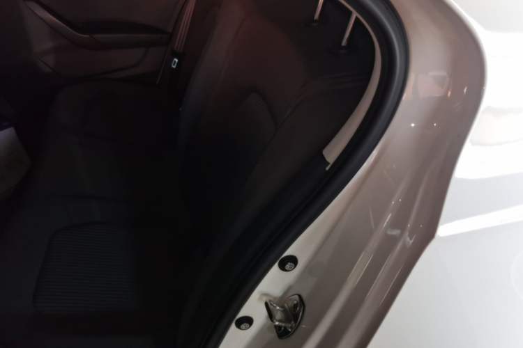 Used Volkswagen Santana 2018 1.5L Manual Fashion Edition Left Rear Seat