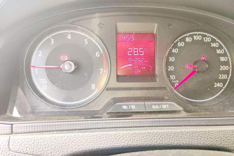 Used Volkswagen Santana 2018 1.5L Manual Fashion Edition Odometer Close Up
