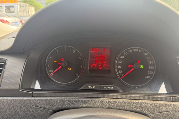 Used Volkswagen Santana 2018 1.5L Automatic Fashion Edition Odometer Close Up