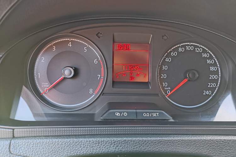 Used Volkswagen Santana 2018 1.5L Automatic Fashion Edition Odometer Close Up