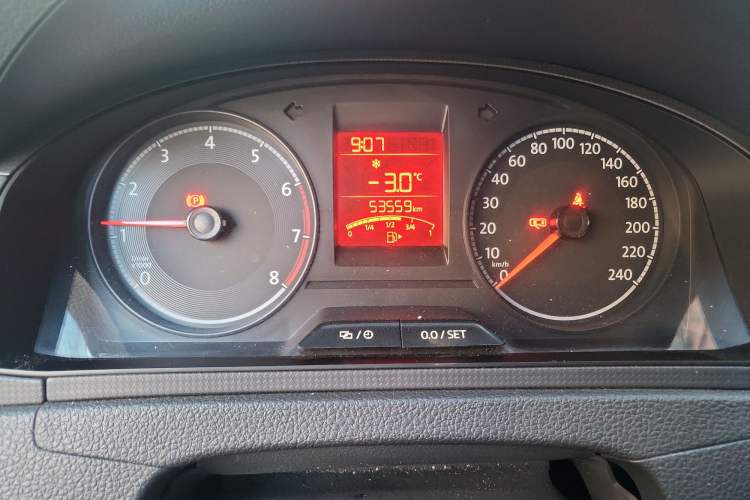 Used Volkswagen Santana 2018 1.5L Manual Fashion Edition Odometer Close Up
