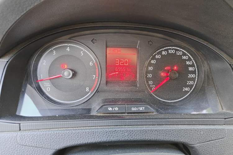 Used Volkswagen Santana 2018 1.5L Manual Fashion Edition Odometer Close Up