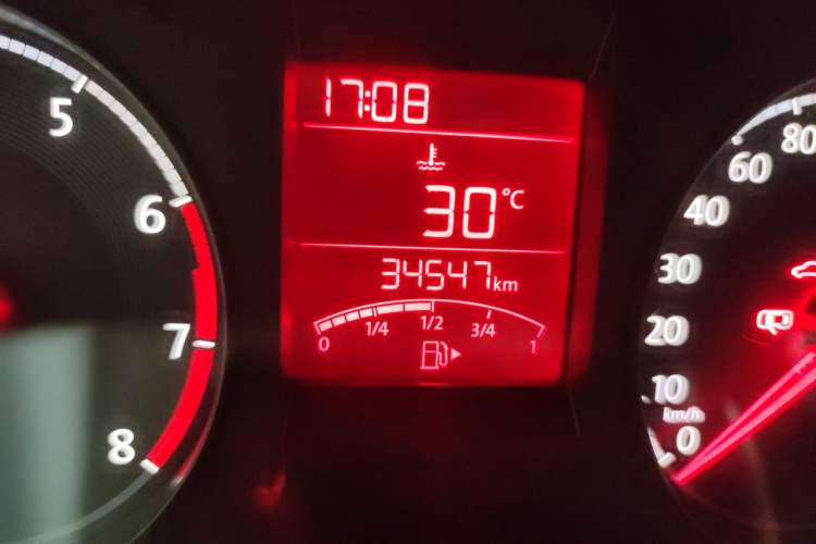 Used Volkswagen Santana 2018 1.5L Manual Comfort Edition Odometer Close Up