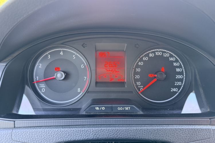Used Volkswagen Santana 2018 1.5L Manual Fashion Edition Odometer Close Up