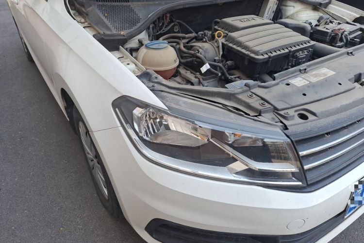 Used Volkswagen Santana 2018 1.5L Automatic Fashion Edition Right Front Headlight