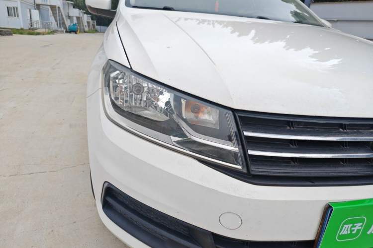 Used Volkswagen Santana 2018 1.5L Manual Fashion Edition Right Front Headlight