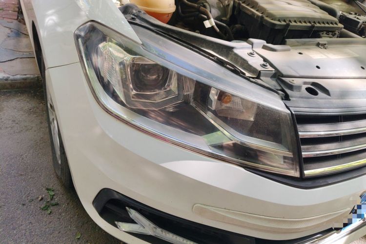 Used Volkswagen Santana 2018 1.5L Automatic Fashion Edition Right Front Headlight