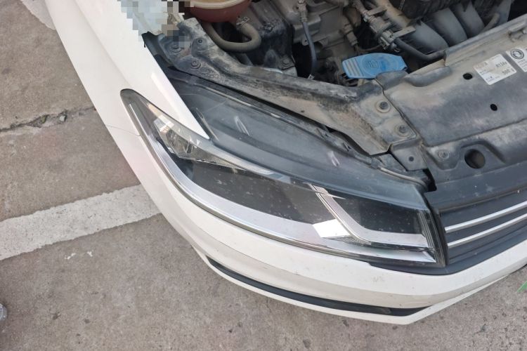 Used Volkswagen Santana 2018 1.5L Manual Fashion Edition Right Front Headlight