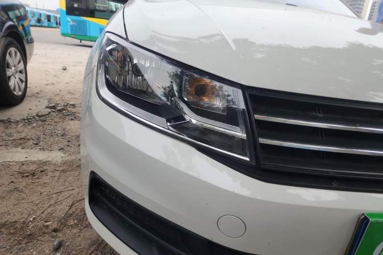 Used Volkswagen Santana 2018 1.5L Manual Fashion Edition Right Front Headlight