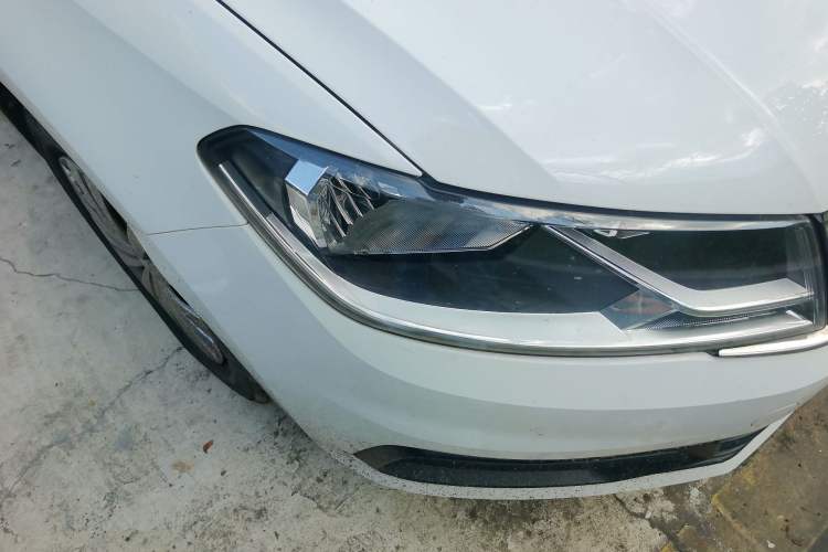 Used Volkswagen Santana 2018 1.5L Manual Fashion Edition Right Front Headlight