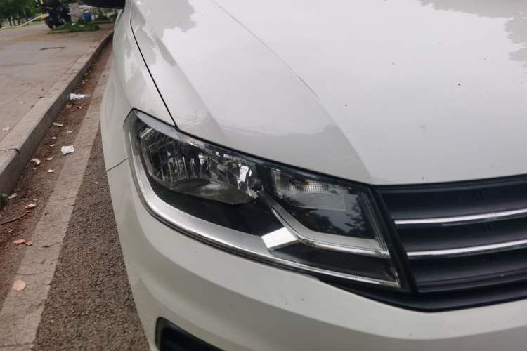 Used Volkswagen Santana 2018 1.5L Automatic Fashion Edition Right Front Headlight