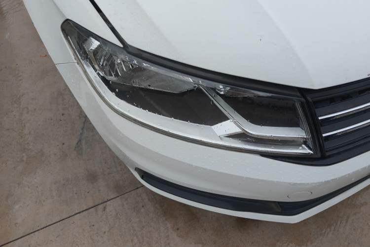 Used Volkswagen Santana 2018 1.5L Manual Fashion Edition Right Front Headlight