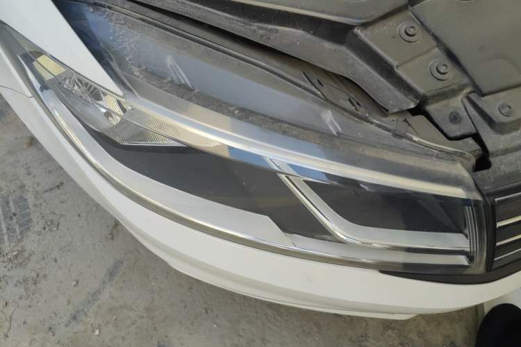 Used Volkswagen Santana 2018 1.5L Manual Comfort Edition Right Front Headlight