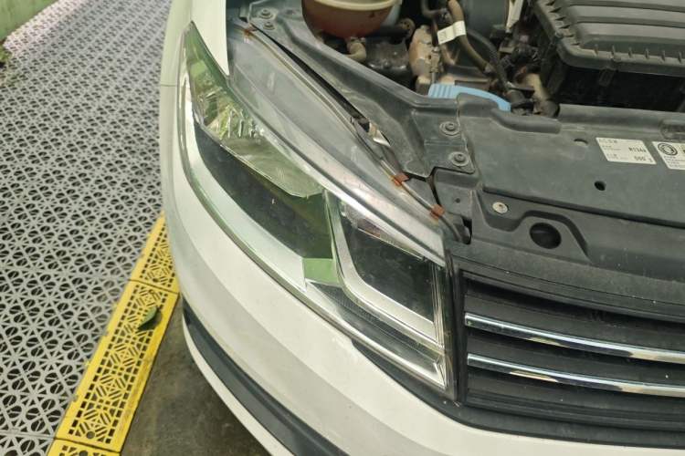 Used Volkswagen Santana 2018 1.5L Automatic Fashion Edition Right Front Headlight