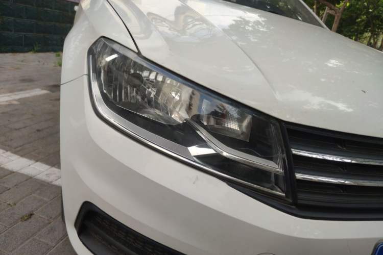 Used Volkswagen Santana 2018 1.5L Manual Fashion Edition Right Front Headlight
