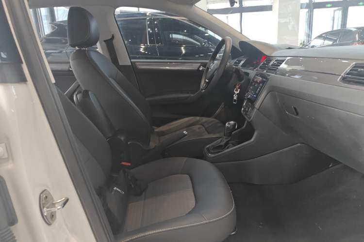 Used Volkswagen Santana 2018 1.5L Automatic Comfort Edition Right Front Seat