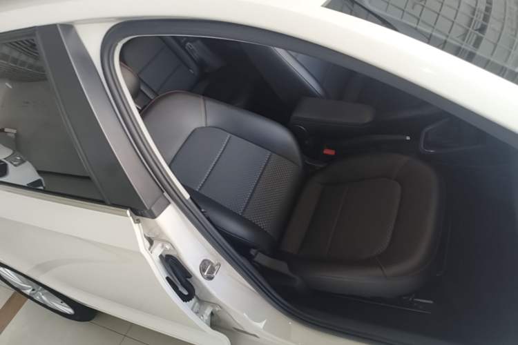 Used Volkswagen Santana 2018 Haval H9 1.5L Automatic Comfort Edition Right Front Seat