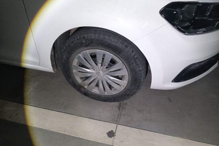 Used Volkswagen Santana 2018 1.5L Manual Fashion Edition Right Front Wheel Hub