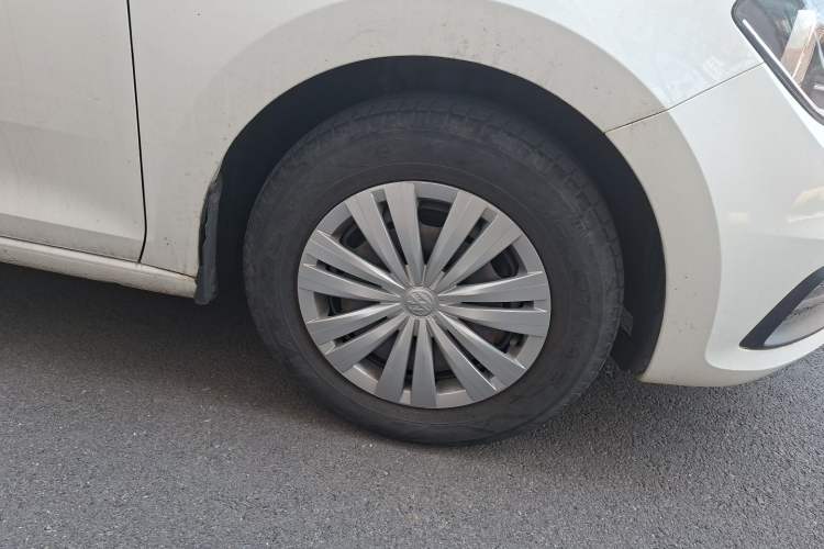 Used Volkswagen Santana 2018 1.5L Automatic Fashion Edition Right Front Wheel Hub