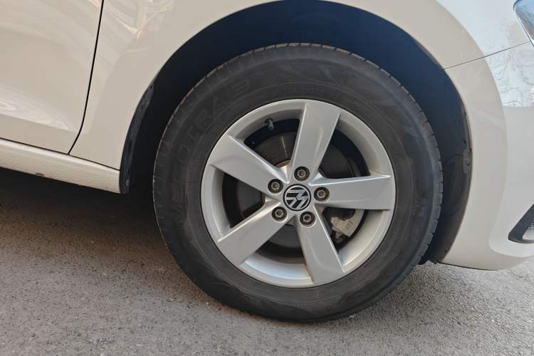 Used Volkswagen Santana 2018 1.5L Automatic Fashion Edition Right Front Wheel Hub