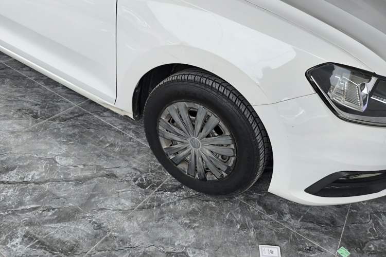 Used Volkswagen Santana 2018 1.5L Manual Fashion Edition Right Front Wheel Hub