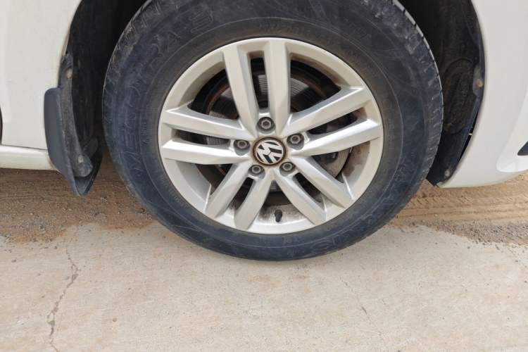 Used Volkswagen Santana 2018 1.5L Manual Fashion Edition Right Front Wheel Hub