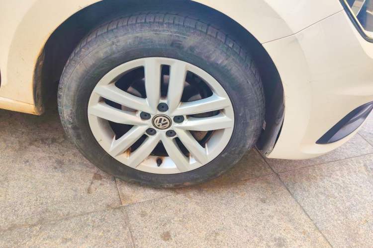 Used Volkswagen Santana 2018 1.5L Manual Fashion Edition Right Front Wheel Hub