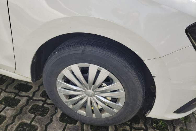 Used Volkswagen Santana 2018 1.5L Manual Fashion Edition Right Front Wheel Hub