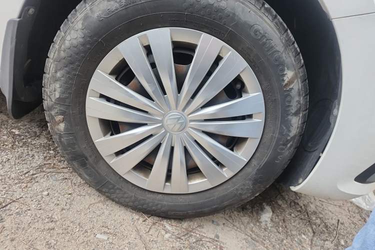 Used Volkswagen Santana 2018 1.5L Manual Fashion Edition Right Front Wheel Hub