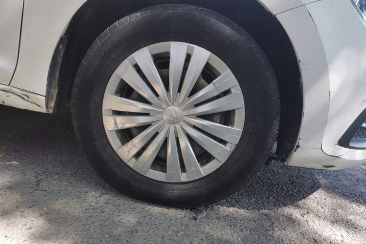 Used Volkswagen Santana 2018 1.5L Automatic Fashion Edition Right Front Wheel Hub