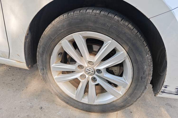 Used Volkswagen Santana 2018 1.5L Automatic Comfort Edition Right Front Wheel Hub