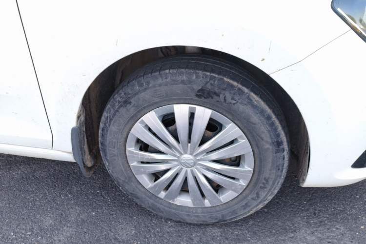 Used Volkswagen Santana 2018 1.5L Manual Fashion Edition Right Front Wheel Hub