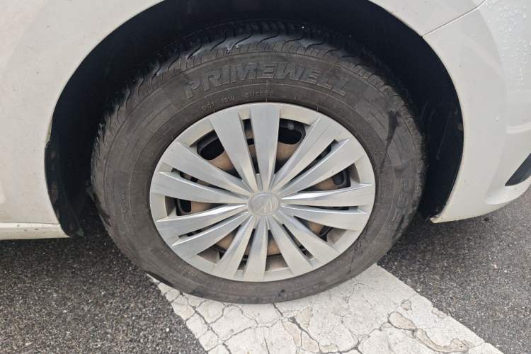 Used Volkswagen Santana 2018 1.5L Manual Fashion Edition Right Front Wheel Hub