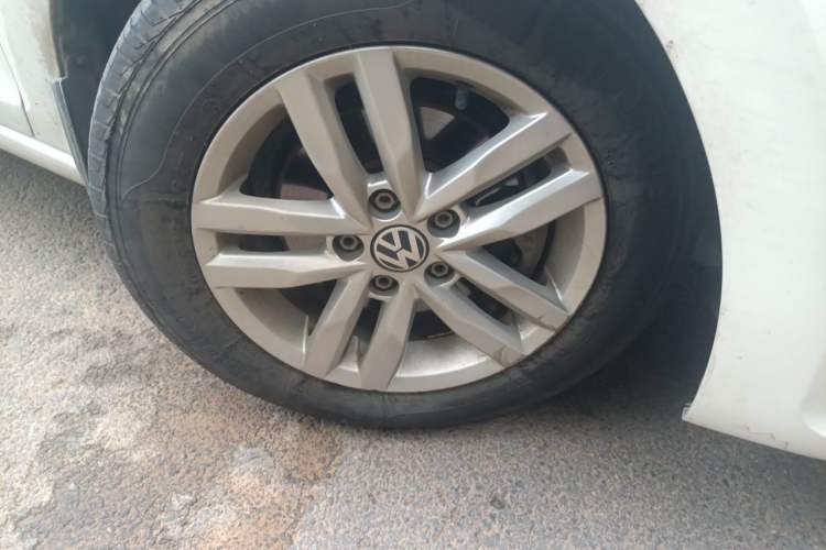 Used Volkswagen Santana 2018 1.5L Automatic Fashion Edition Right Front Wheel Hub