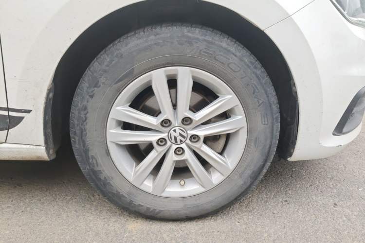 Used Volkswagen Santana 2018 1.5L Automatic Fashion Edition Right Front Wheel Hub