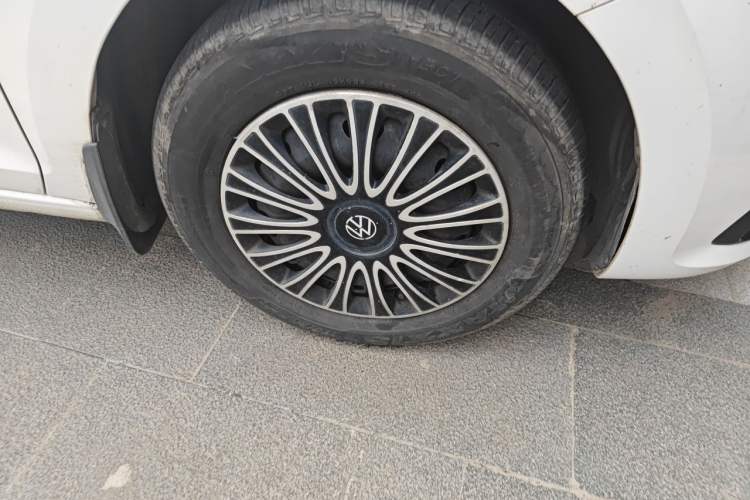 Used Volkswagen Santana 2018 1.5L Automatic Fashion Edition Right Front Wheel Hub