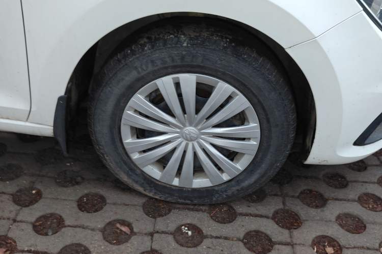 Used Volkswagen Santana 2018 1.5L Manual Fashion Edition Right Front Wheel Hub