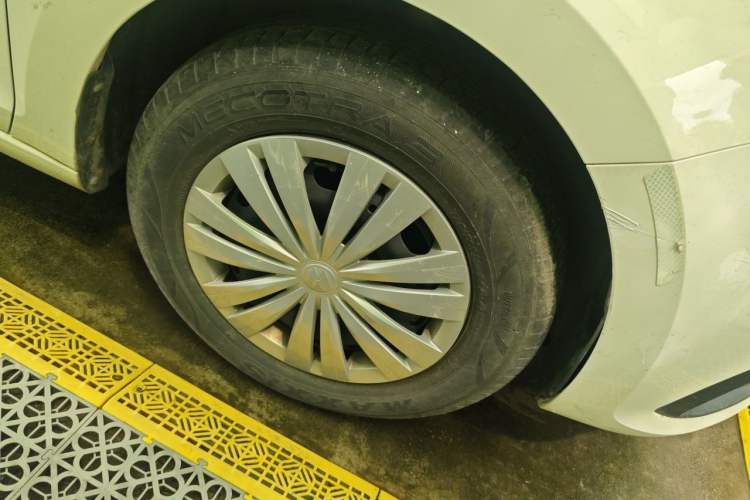 Used Volkswagen Santana 2018 1.5L Automatic Fashion Edition Right Front Wheel Hub