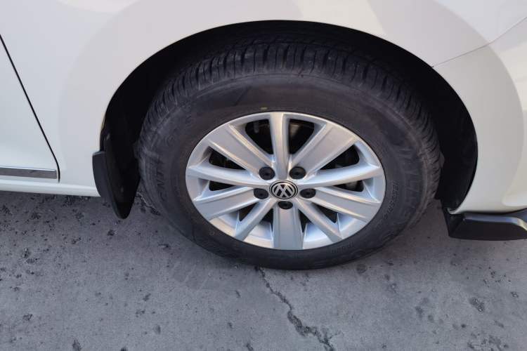 Used Volkswagen Santana 2018 1.5L Manual Fashion Edition Right Front Wheel Hub