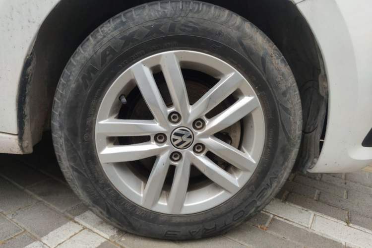 Used Volkswagen Santana 2018 1.5L Manual Fashion Edition Right Front Wheel Hub