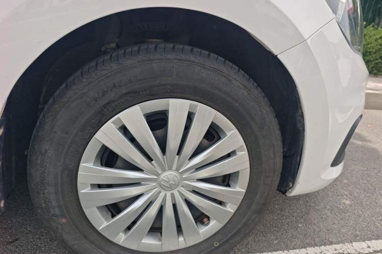 Used Volkswagen Santana 2018 1.5L Manual Fashion Edition Right Front Wheel Hub