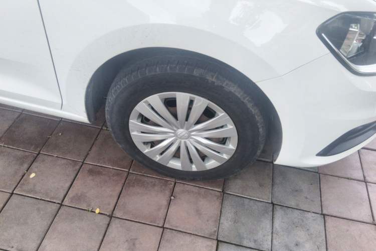 Used Volkswagen Santana 2018 1.5L Manual Fashion Edition Right Front Wheel Hub