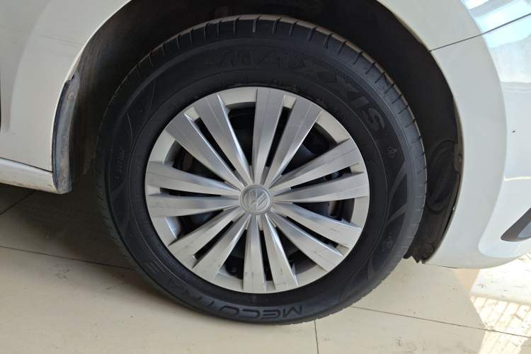 Used Volkswagen Santana 2018 1.5L Automatic Fashion Edition Right Front Wheel Hub