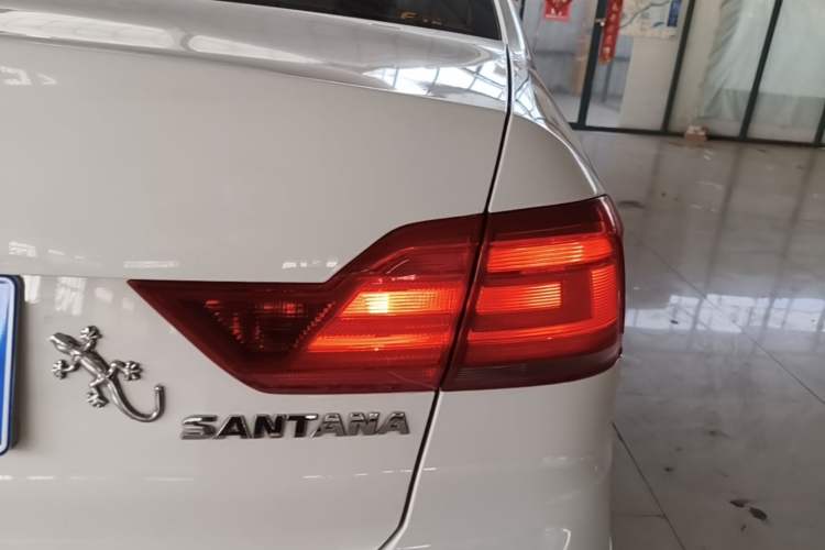 Used Volkswagen Santana 2018 1.5L Automatic Comfort Edition Right Rear Taillight