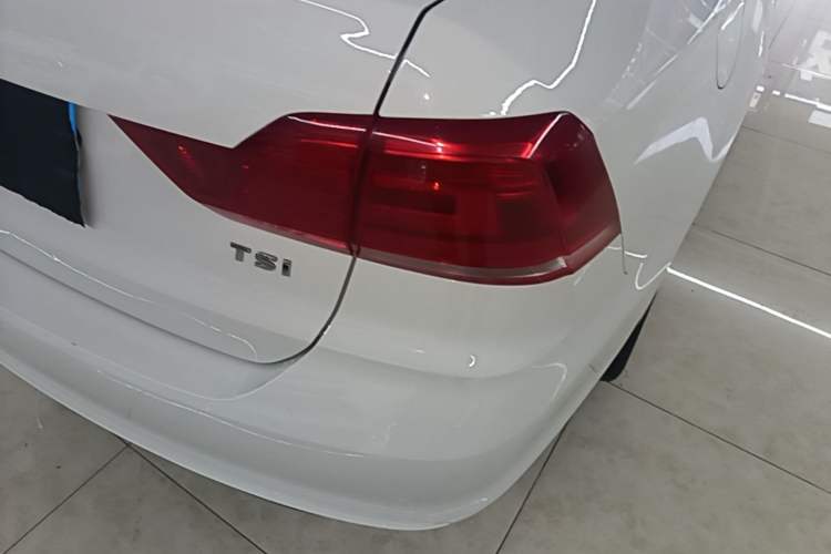 Used Volkswagen Santana 2018 1.5L Automatic Fashion Edition Right Rear Taillight