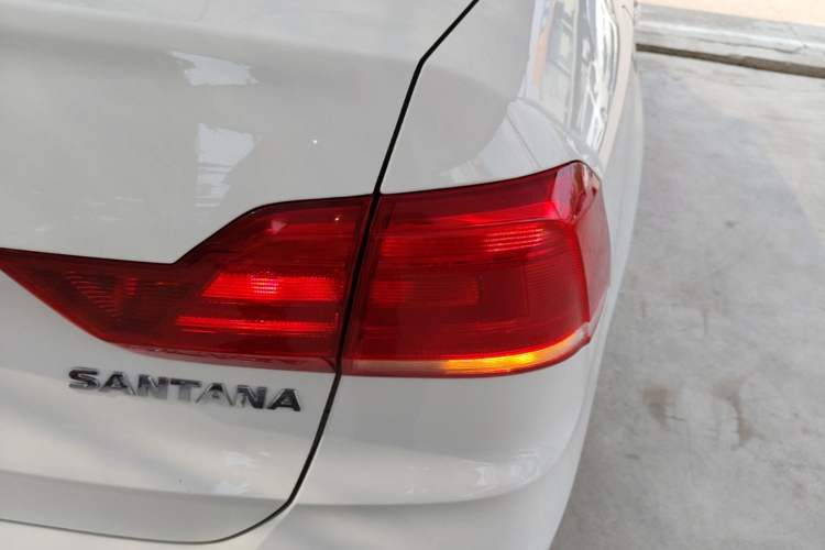 Used Volkswagen Santana 2018 1.5L Manual Comfort Edition Right Rear Taillight