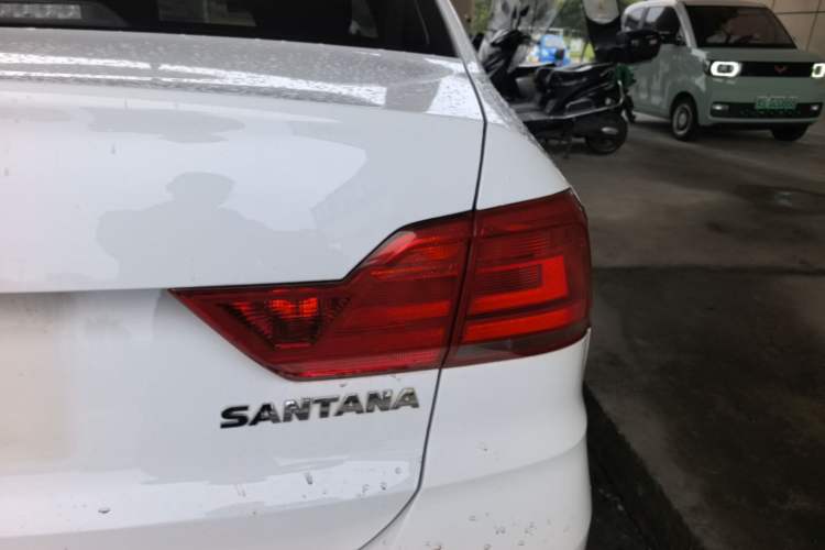 Used Volkswagen Santana 2018 1.5L Automatic Fashion Edition Right Rear Taillight